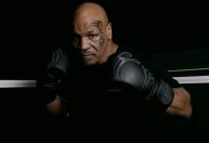 Mike Tyson é processado por abandonar acordo para lutar com Jake Paul