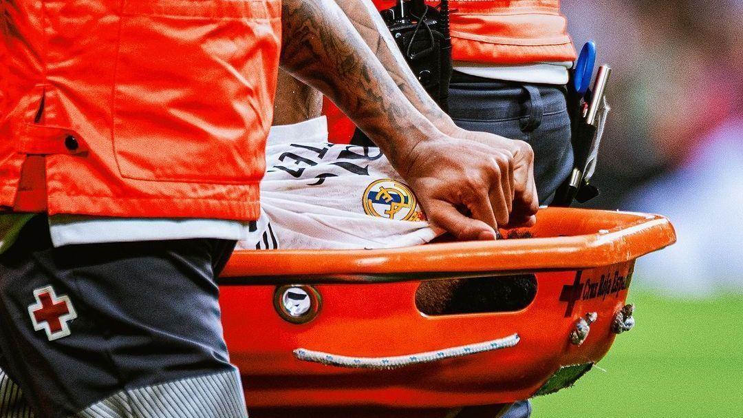 Militão deixou o campo chorando após lesão no joelho em Real Madrid x Osasuna