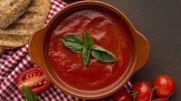 Chefs europeus recomendam bicarbonato em vez de açúcar para corrigir acidez do molho de tomate