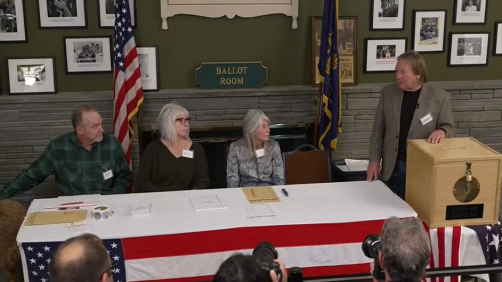 Votação em Dixville Notch, em New Hampshire