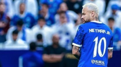 Neymar deixou o campo sentindo dores no duelo entre Al-Hilal e Esteghlal pela Champions da Ásia