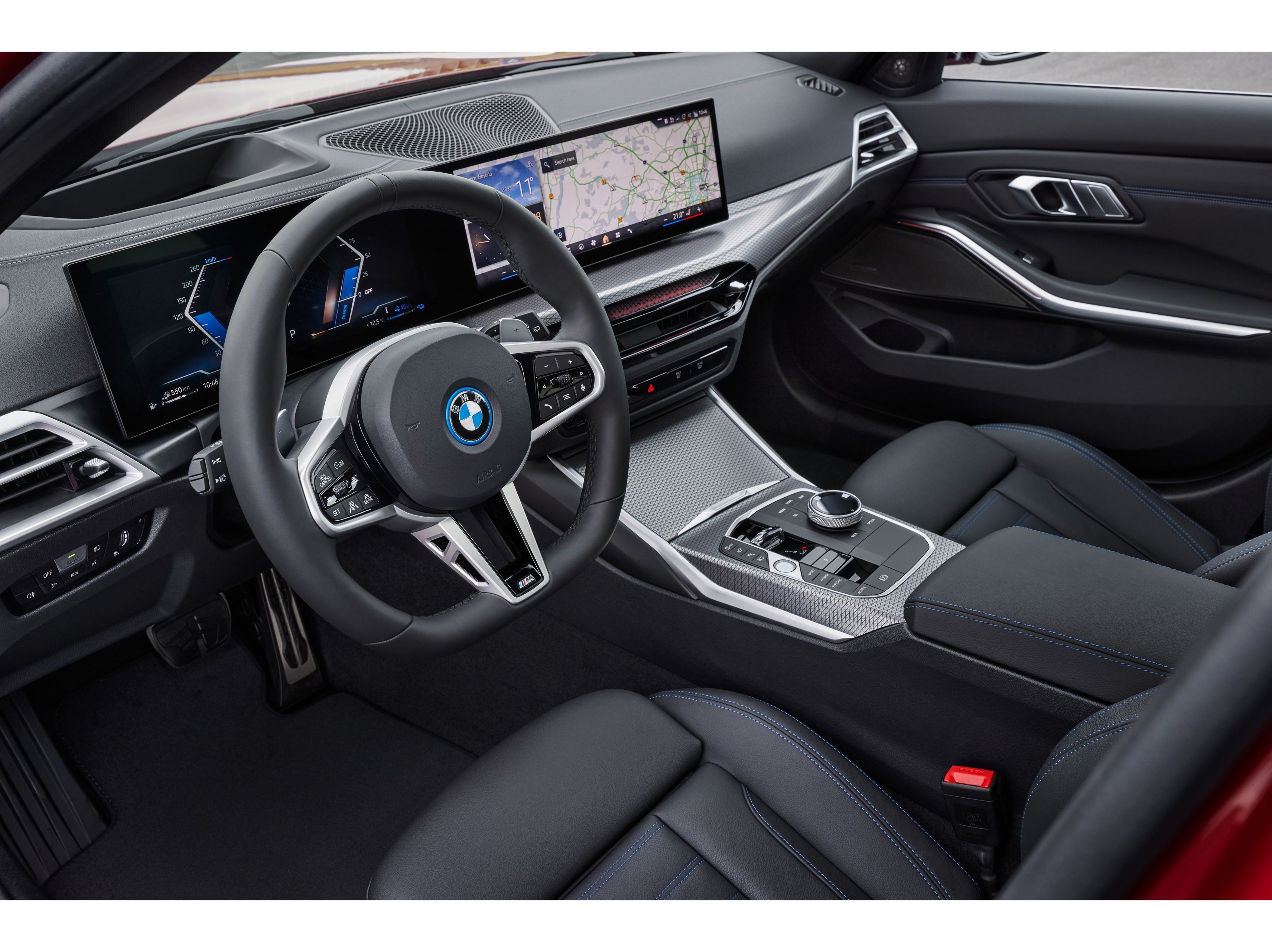 Cabine ganhou um novo volante • Divulgação/BMW
