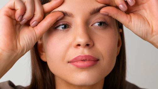 Entenda por quais motivos as pálpebras dos olhos tremem