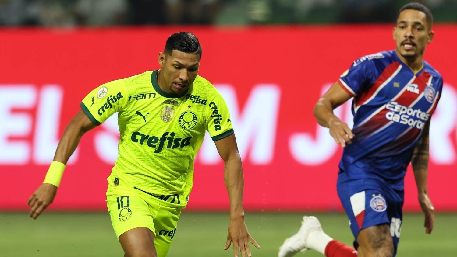 Rony e Gilberto em jogo entre Palmeiras e Bahia
