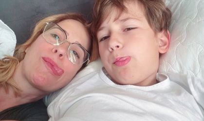 Palomma Duarte compartilha cliques fazendo careta com o filho caçula; veja