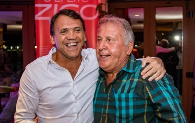 Petkovic ao lado de Zico, dois grandes ídolos do Flamengo