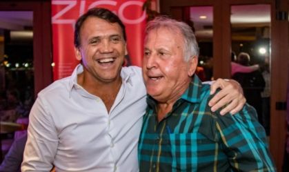 Petkovic ao lado de Zico, dois grandes ídolos do Flamengo