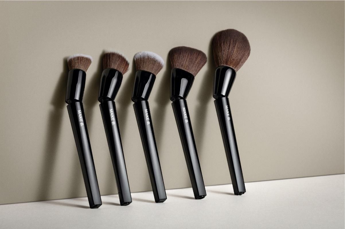 Make B lança primeira linha de pincéis acessíveis articulados • Divulgação/Boticário
