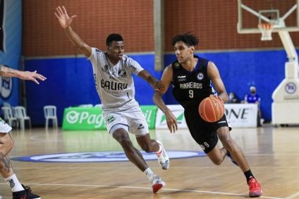 Pinheiros e Bauru se enfrentam pelo NBB
