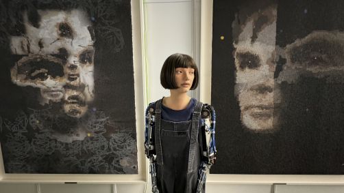 Retrato de Alan Turing feito por Ai-Da é vendido por R$ 6 milhões em leilão