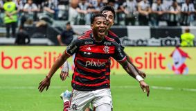 Plata comemora gol na final da Copa do Brasil 2024