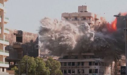 Vídeo: Ataque israelense destrói prédio comercial no sul de Beirute