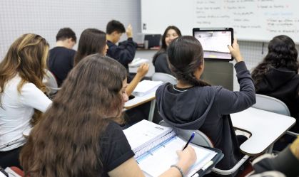 Governo lança programa Pé-de-Meia para universitários