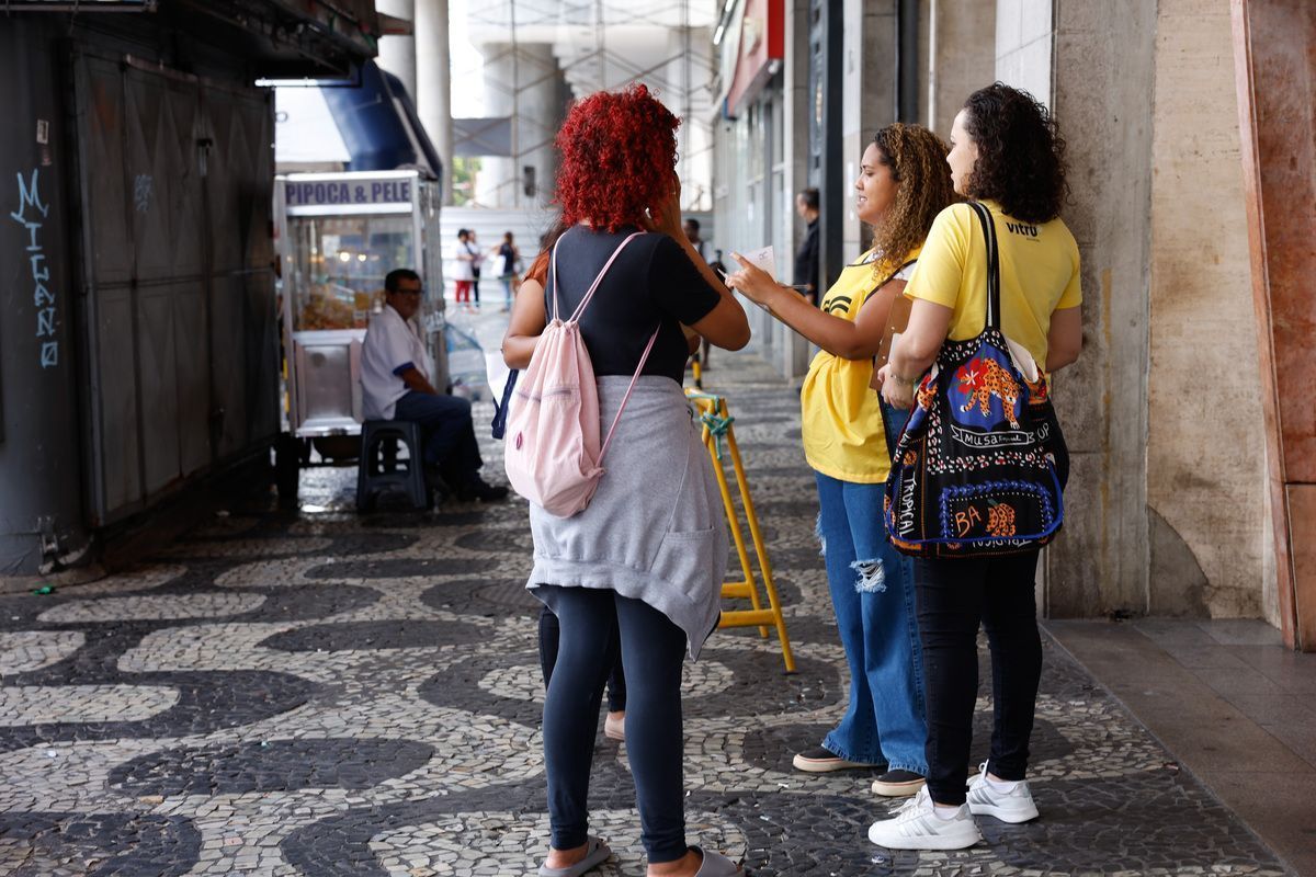 Candidatos chegam para primeira etapa do Enem 2024