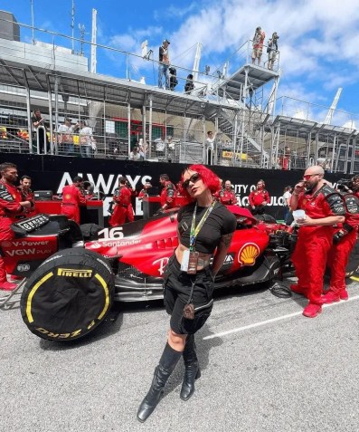 Priscilla com look no GP de São Paulo • Instagram/ Priscilla