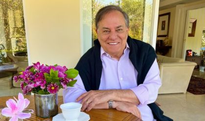 Ronnie Von sofre acidente e esposa relata: "Bateu forte a cabeça"