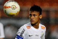 Torcedor do Santos faz tatuagem de Neymar em celebração ao retorno do ídolo