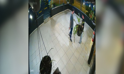 Após assassinar colega de trabalho, homem mata ex-mulher na frente do filho em SC