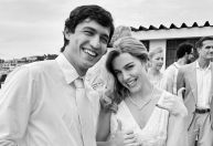 Alice Wegmann celebra estreia de "Senna" com fotos dos bastidores