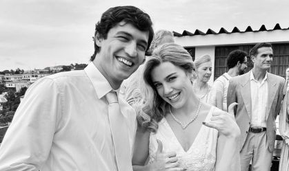 Alice Wegmann celebra estreia de "Senna" com fotos dos bastidores