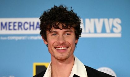 MTV EMA 2024: Shawn Mendes, Raye e outros famosos cruzam o tapete vermelho