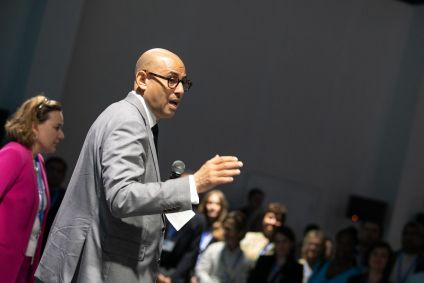 “É preciso fazer uma reforma no sistema financeiro global”, diz Simon Stiell, secretário executivo da ONU na abertura do COP29.