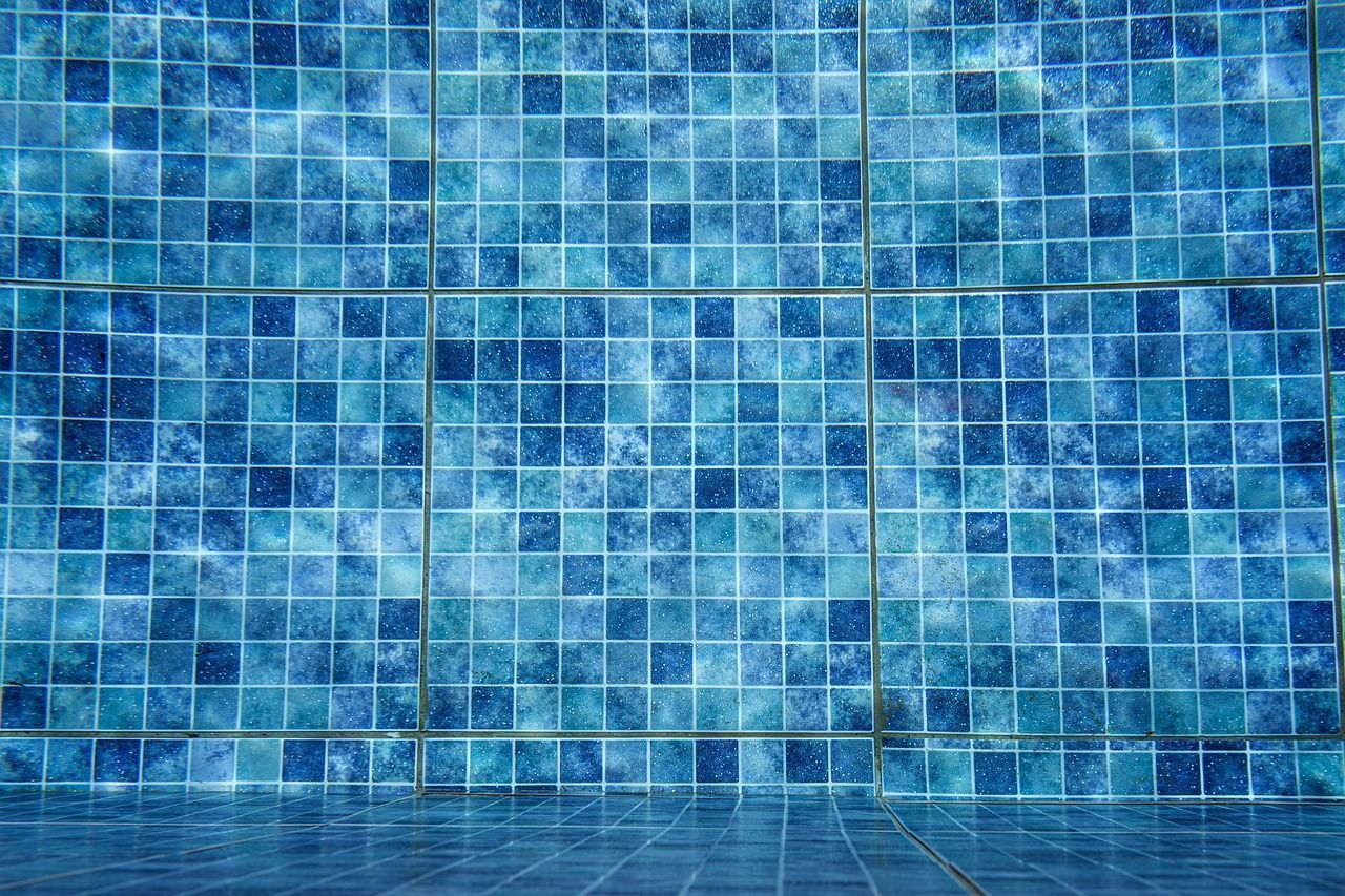 swimming-pool-4638912_1280