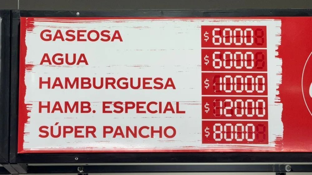 Tabela de preços de bebidas e comidas no Mâs Monumental para a final da Libertadores • Henrique André/Itatiaia