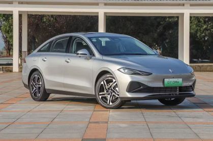 O sedã Roewe D7 DMH teve um consumo médio acima dos 40 km/l