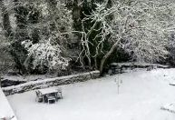Tempestade Bert leva neve forte, corta energia e paralisa voos no Reino Unido