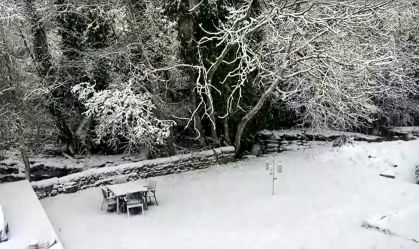 Tempestade Bert leva neve forte, corta energia e paralisa voos no Reino Unido