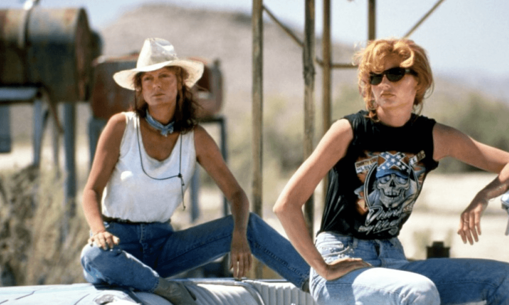 Geena Davis e Susan Sarandon em "Thelma & Louise" (1991) • Divulgação