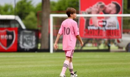 Thiago Messi durante torneio de base na Argentina