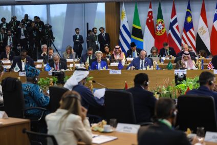 Mesa de abertura do G20, no MAM, na zona central da capital fluminense
