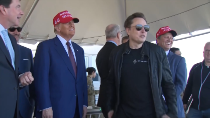 Donald Trump, presidente eleito dos Estados Unidos, e Elon Musk, CEO da SpaceX, assistem a lançamento de foguete da companhia