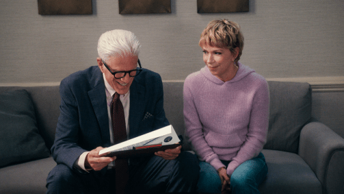 Ted Danson e Mary Elizabeth Ellis em "Um Espião Infiltrado"