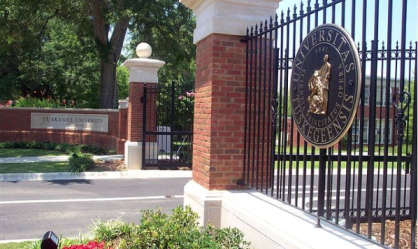 Ataque a tiros deixa pelo menos um morto em universidade no Alabama