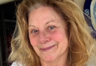 Vera Fischer reaparece nas redes sociais e explica sumiço: "Vírus forte"