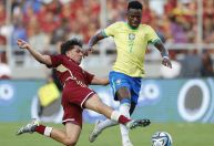 Após frustração na Bola de Ouro, Vini Jr decepciona em volta à Seleção