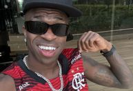 Vinícius Jr. comemora pentacampeonato do Flamengo: "Sempre vou te amar"