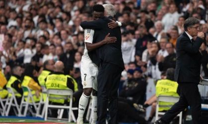 Ancelotti publicou foto abraçado com Vinicius Jr.