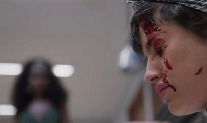 Viola bate em Luma com frigideira após ser exposta falsamente