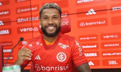 Wesley, do Inter, elogia técnico Roger Machado: "Melhor que já tive"
