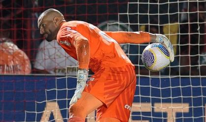 Weverton, do Palmeiras, pede paciência com a liderança: "Campeonato não acabou"