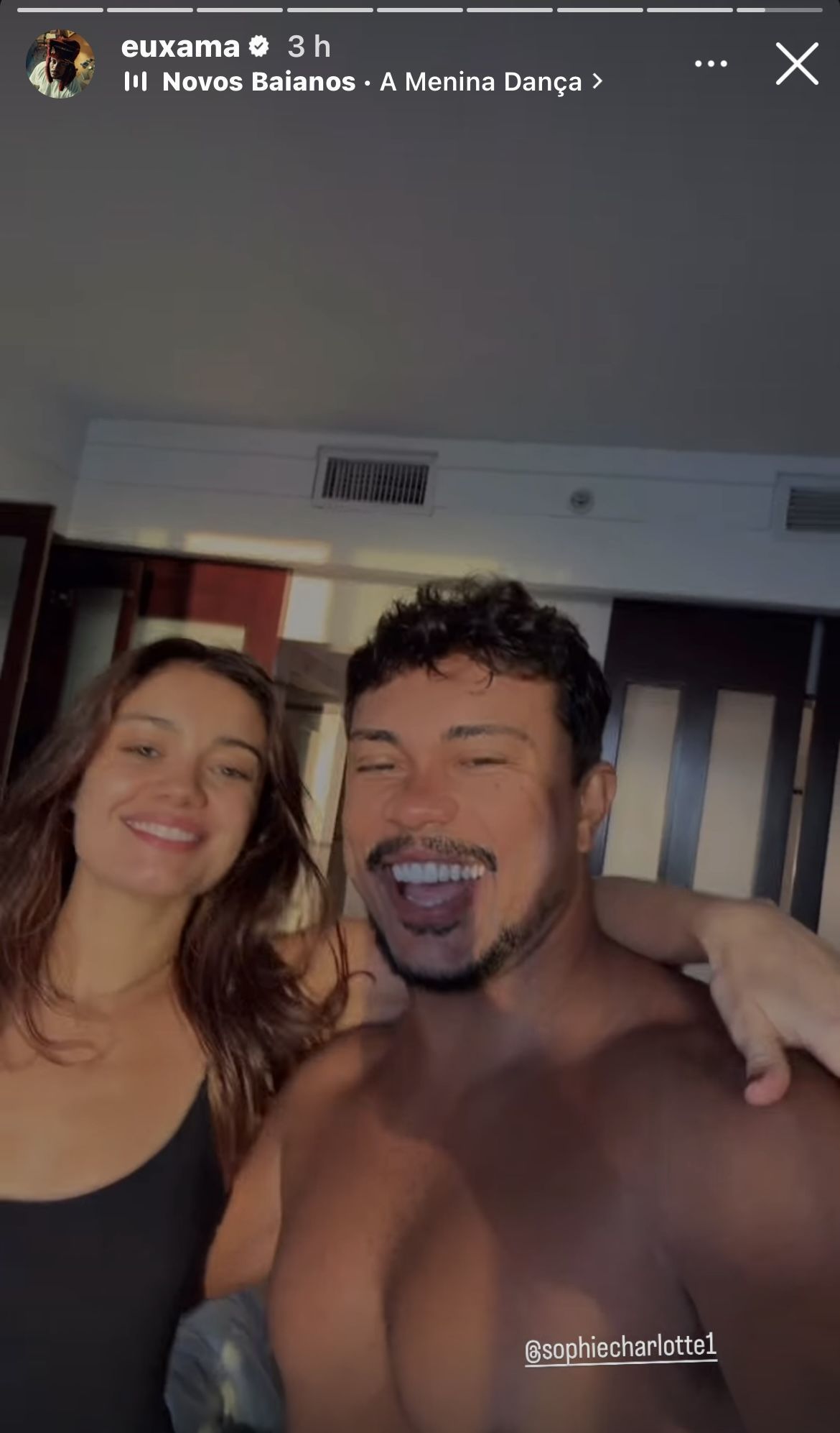 Xamã e Sophie Charlotte estão em Miami para acompanharem a cerimônia do Grammy Latino • Instagram/Xamã