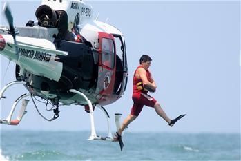 Resgate salva quatro crianças de afogamento em Ubatuba