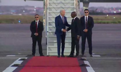 Biden chega em Angola para última viagem à África do mandato