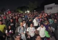 Caravana de imigrantes no sul do México acelera o passo antes do retorno de Trump