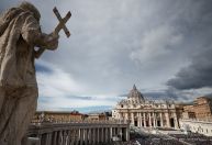Rússia diz que "não seria confortável" Vaticano mediar acordo com Ucrânia