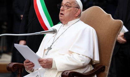 Papa Francisco é hospitalizado para tratar bronquite e realizar exames